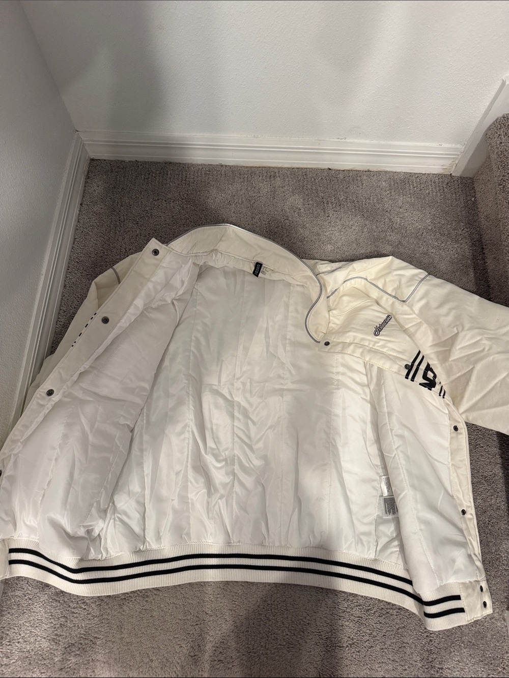 H&M Cream Racing Logo Puffer Jacket - Picture 3 of 4